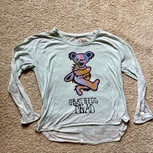 Very cool, thin long sleeve T with dancing bear